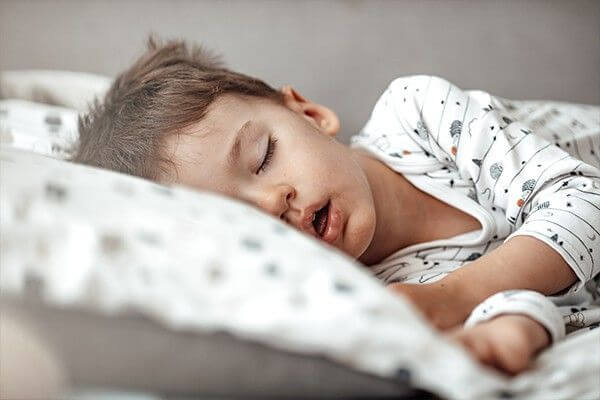 Comment aider votre enfant à mieux dormir