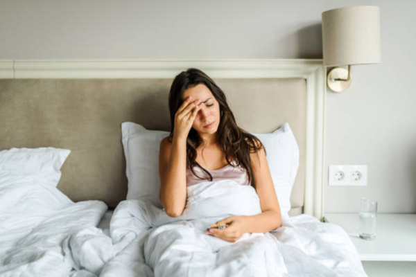 Apnée du sommeil chez la femme : symptômes, causes et traitement